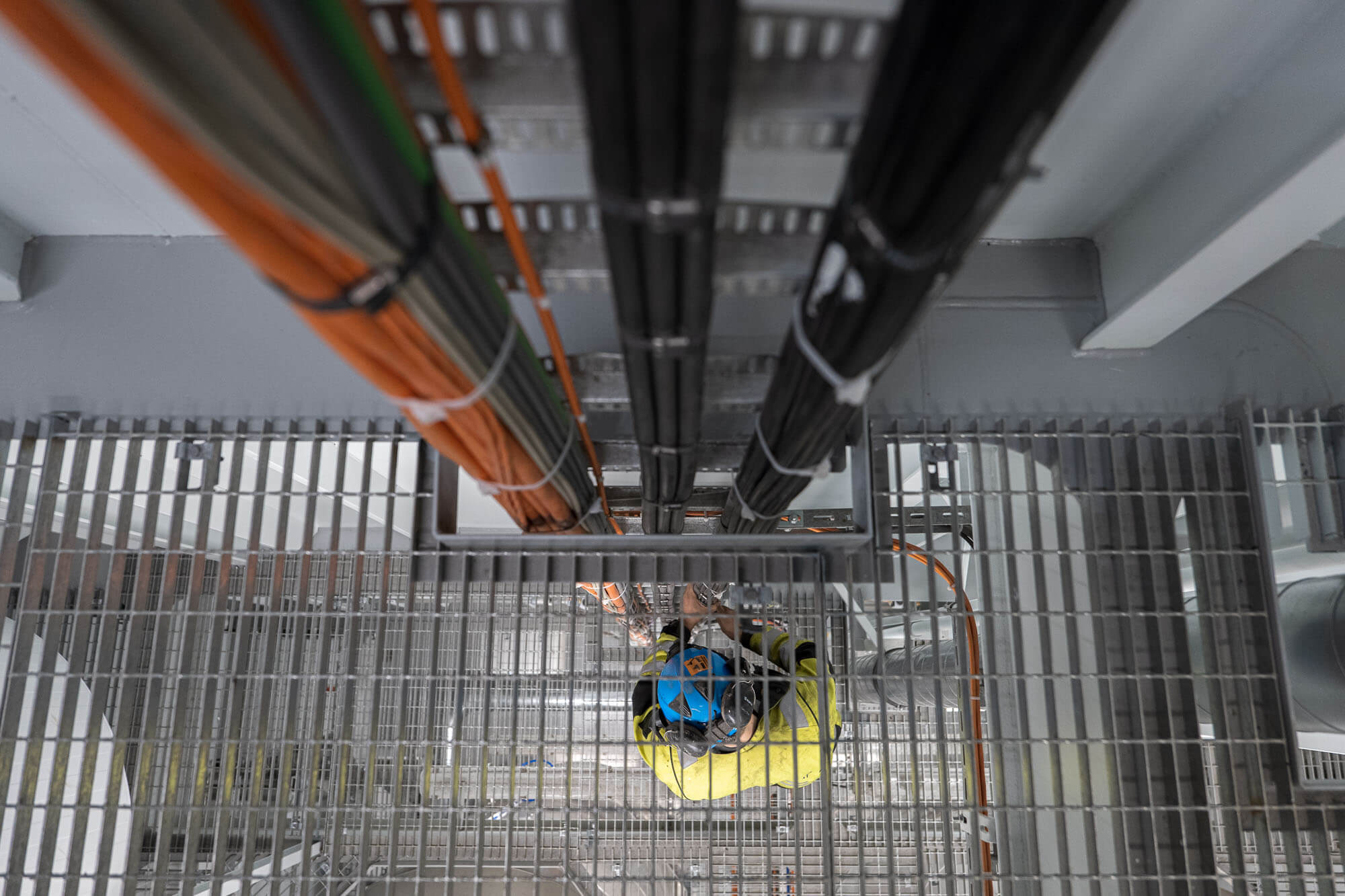lst-man-under-the-grid