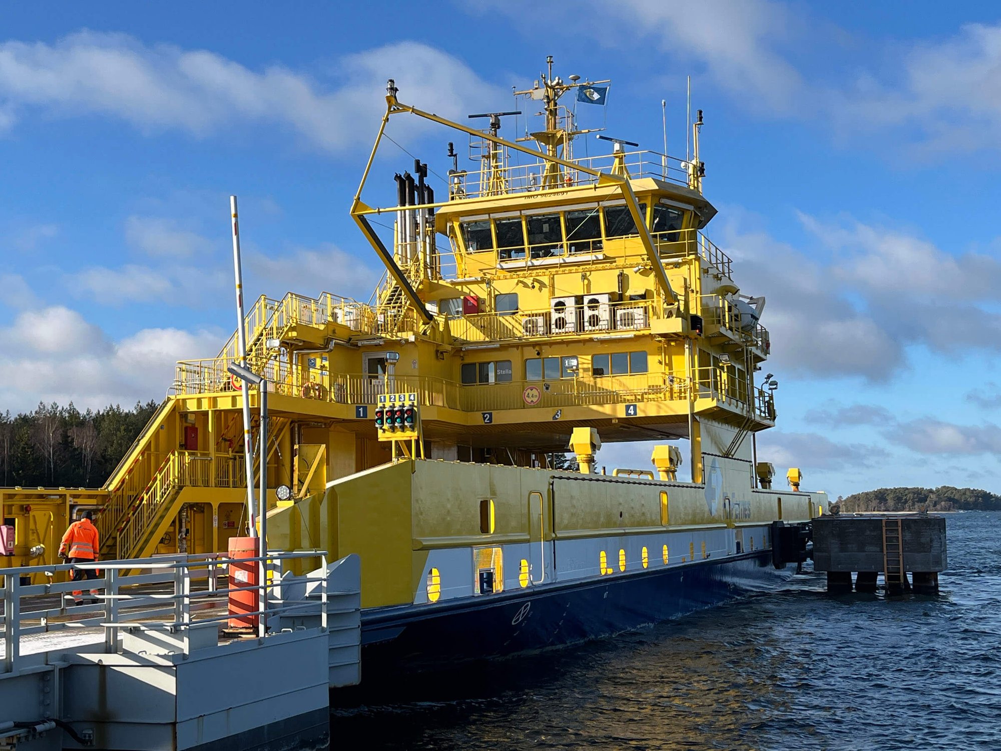 lst-transportation-barge
